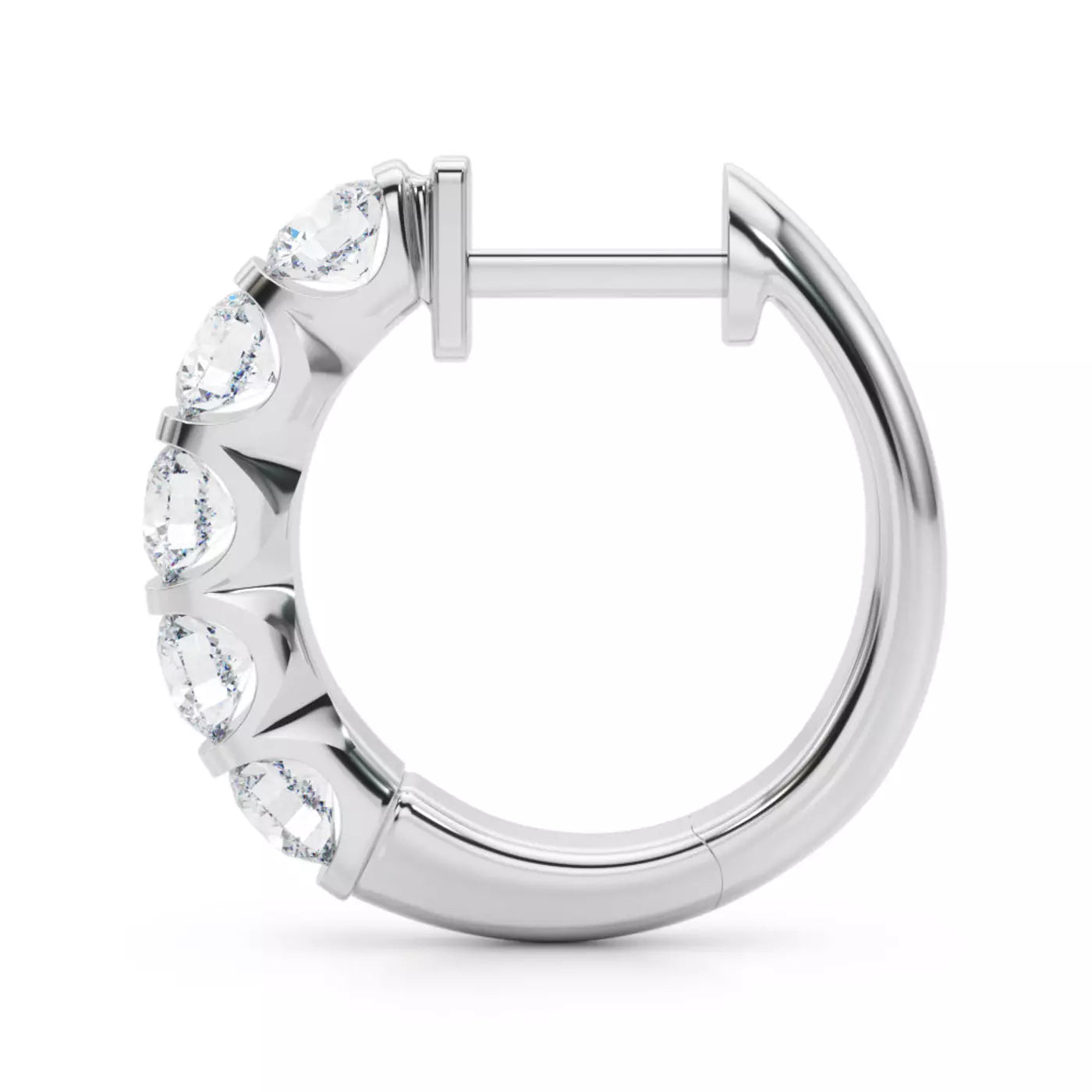 Brinco de argola com pedras de moissanite